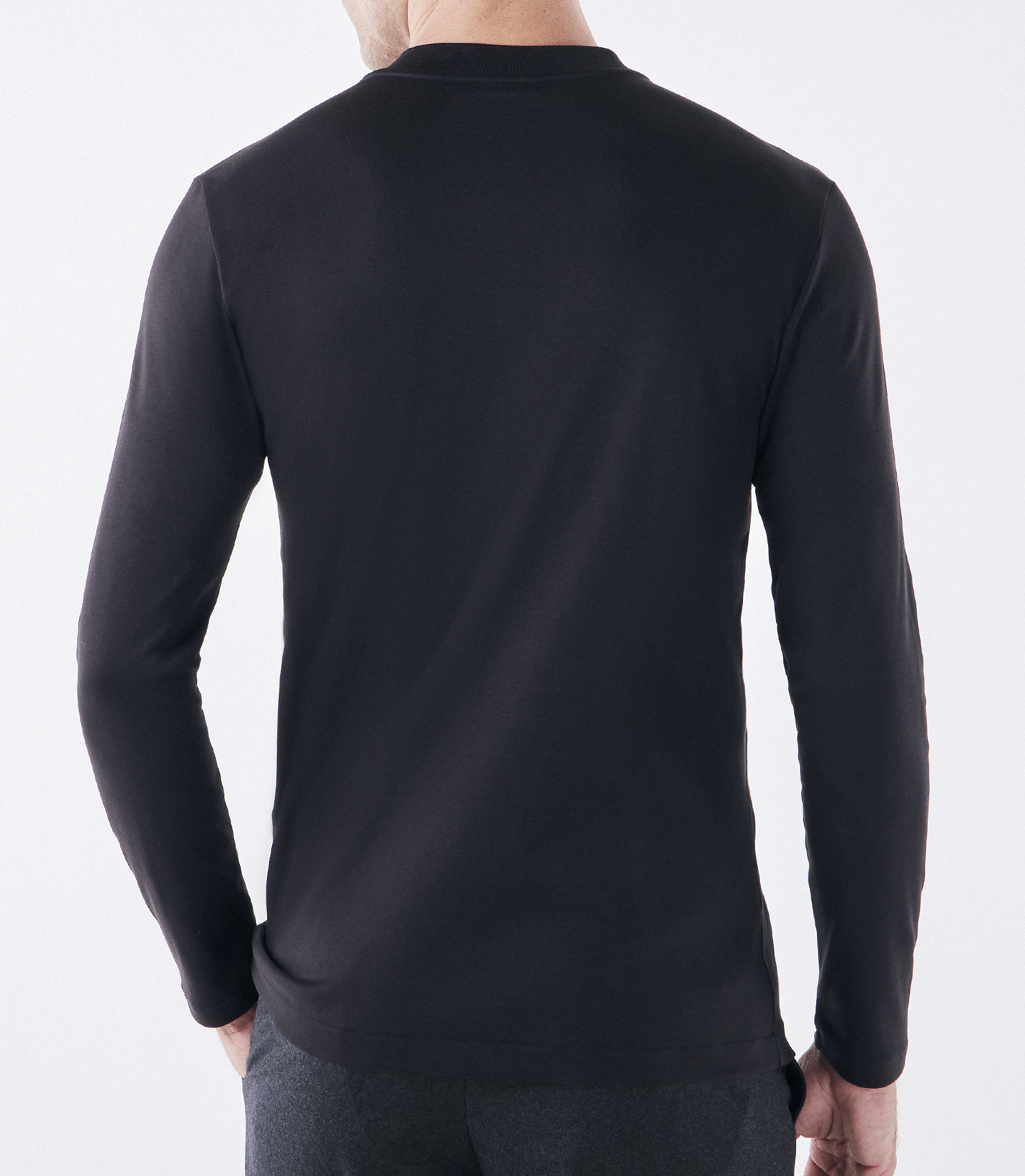 Camiseta Pima Manga Longa Gola Cruzada Frontal Preto