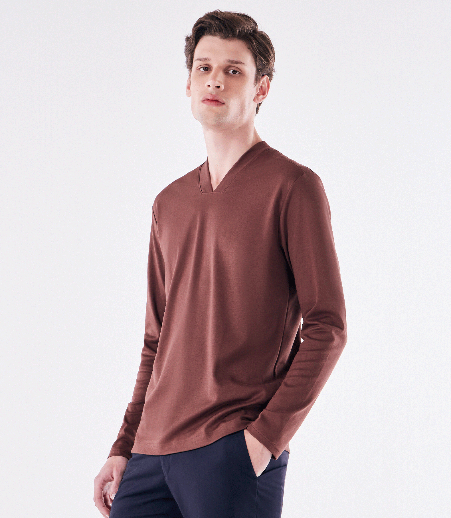 Camiseta Pima Decote V Manga Longa Marrom