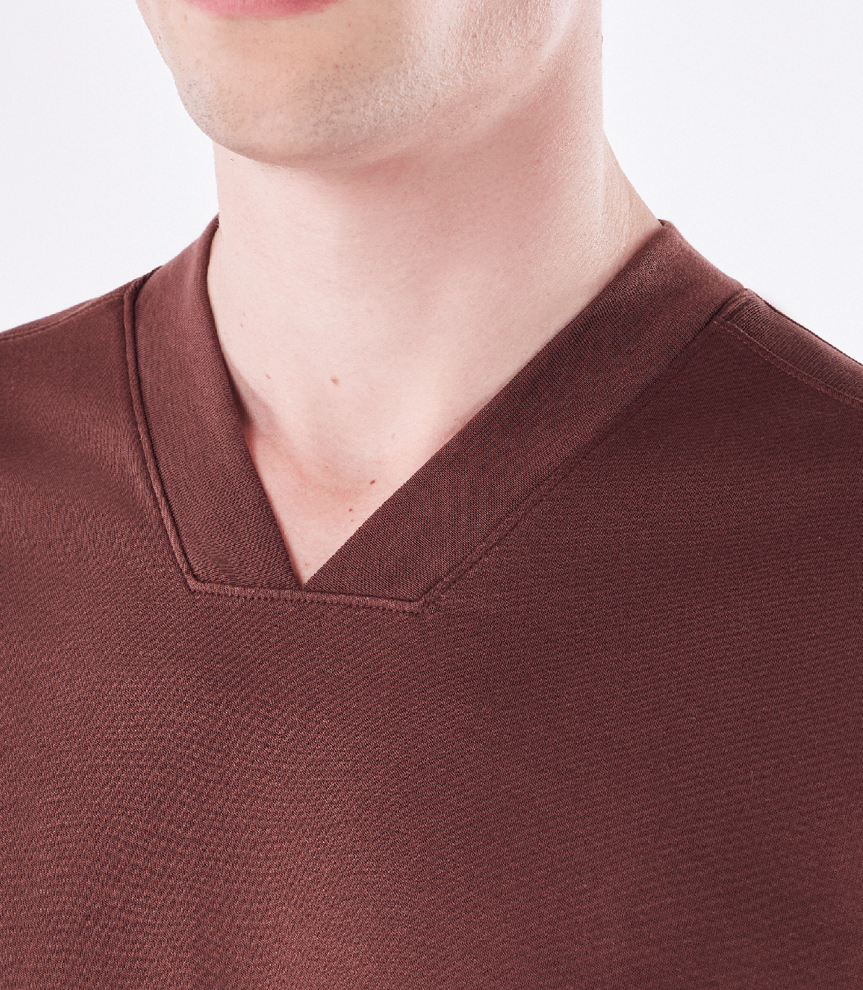 Camiseta Pima Decote V Manga Longa Marrom