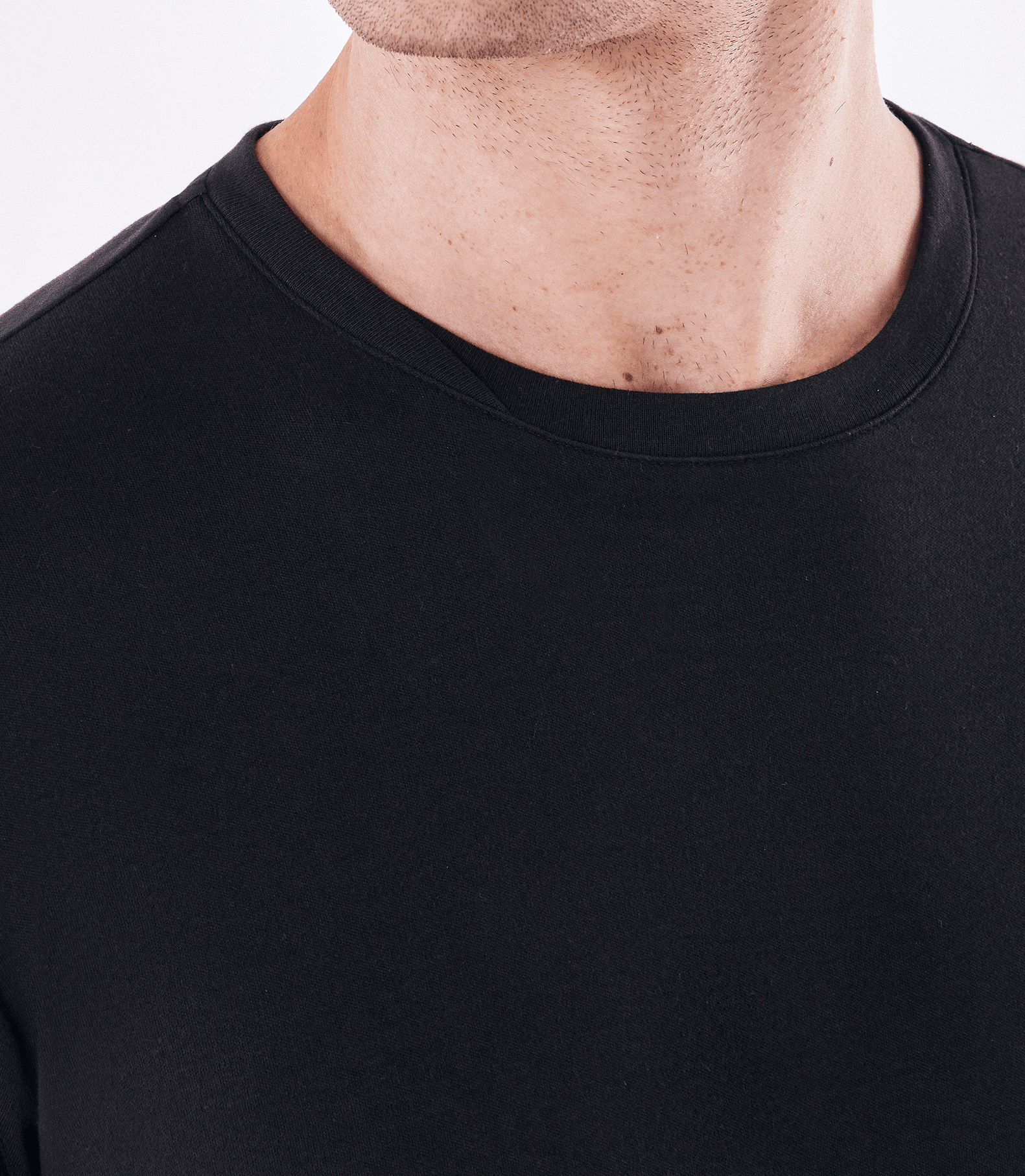 Camiseta Pima Interloque Gola Cruzada Preto