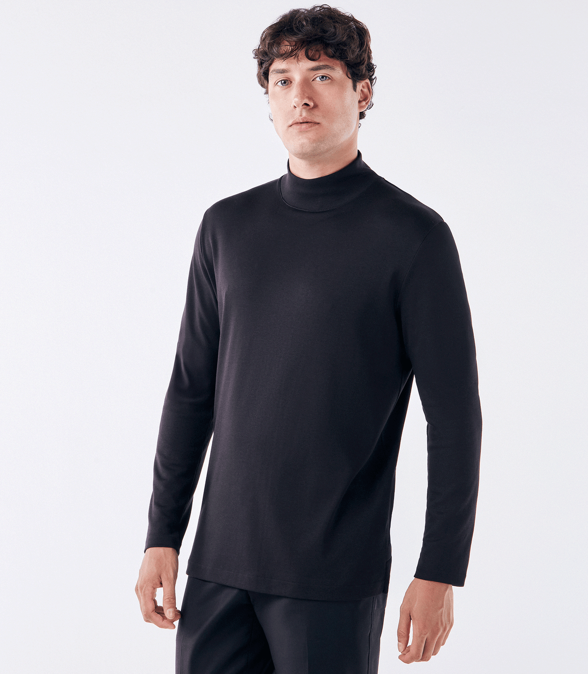 Camiseta Pima Manga Longa Gola Rolê Preto